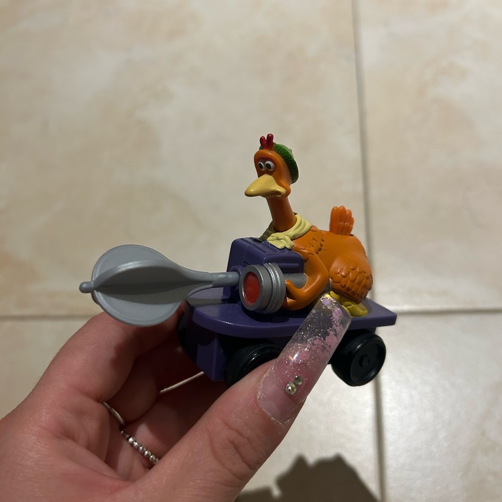 “Ginger’s Eggstreme Escape” Vintage Chicken Run 2000s Burger King Toy
